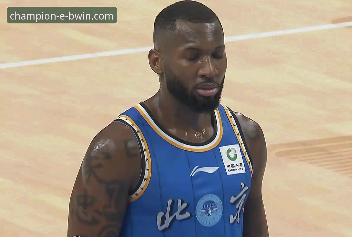 CBA爆冷夜最新动态：皮特森38分弑旧主，北京12分领先遭福建逆转